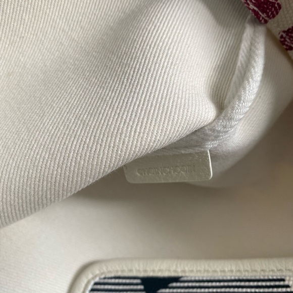 Burberry Heart Canvas Tote - Picture 6 of 7